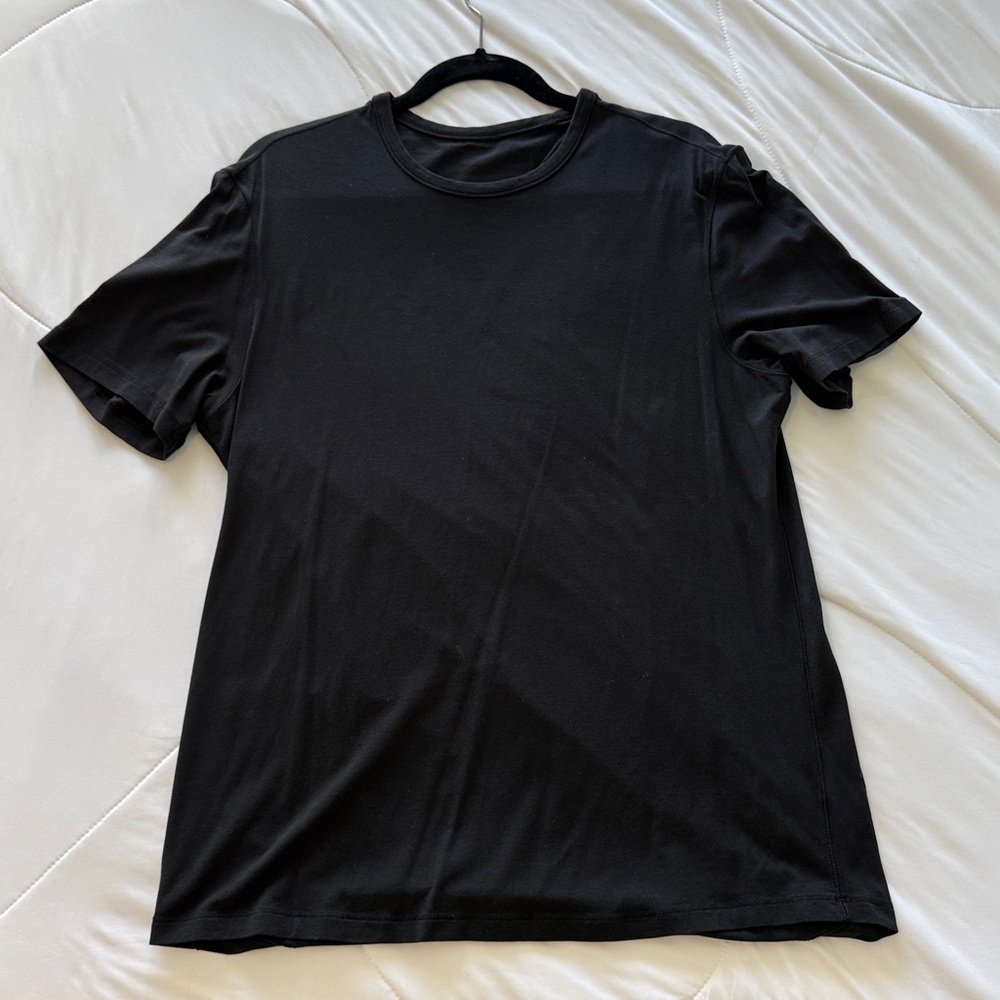 lululemon athletica black Men's Short Sleeve Tee